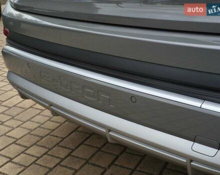 Сірий Ауді Q4 e-tron, об'ємом двигуна 0 л та пробігом 1 тис. км за 32599 $, фото 6 на Automoto.ua