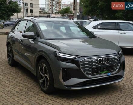 Сірий Ауді Q4 e-tron, об'ємом двигуна 0 л та пробігом 1 тис. км за 32599 $, фото 1 на Automoto.ua