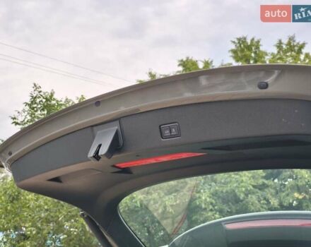 Сірий Ауді Q4 e-tron, об'ємом двигуна 0 л та пробігом 1 тис. км за 32599 $, фото 4 на Automoto.ua