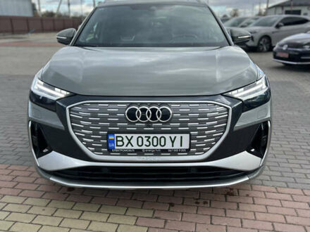 Серый Ауди Q4 e-tron, объемом двигателя 0 л и пробегом 18 тыс. км за 33500 $, фото 1 на Automoto.ua