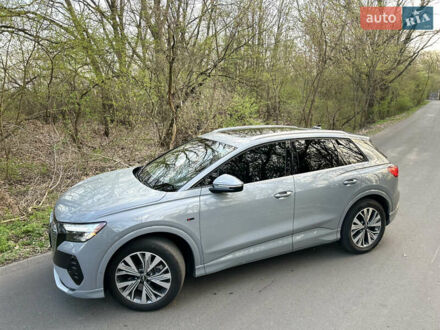 Ауди Q4 e-tron 2023 в Белой Церкве на Automoto.ua Серый Ауди Q4 e-tron, объемом двигателя 0 л и пробегом 20 тыс. км за 28800 $, фото 1 на Automoto.ua
