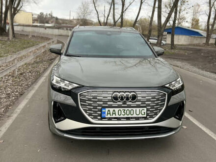 Ауди Q4 e-tron 2023 в Киеве на Automoto.ua Серый Ауди Q4 e-tron, объемом двигателя 0 л и пробегом 16 тыс. км за 34900 $, фото 1 на Automoto.ua