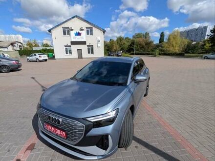 Ауди Q4 e-tron 2024 в Киеве на Automoto.ua Серый Ауди Q4 e-tron, объемом двигателя 0 л и пробегом 16 тыс. км за 30500 $, фото 1 на Automoto.ua