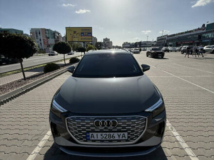 Сірий Ауді Q4 e-tron, об'ємом двигуна 0 л та пробігом 27 тис. км за 33500 $, фото 1 на Automoto.ua
