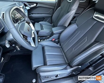 купить новое авто Ауди Q4 e-tron 2024 года от официального дилера VinAVto Ауди фото
