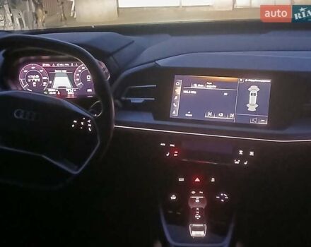 Синий Ауди Q4 e-tron, объемом двигателя 0 л и пробегом 85 тыс. км за 21850 $, фото 1 на Automoto.ua