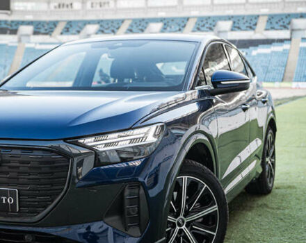 Синій Ауді Q4 e-tron, об'ємом двигуна 0 л та пробігом 47 тис. км за 26400 $, фото 6 на Automoto.ua