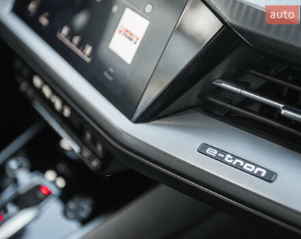 Синій Ауді Q4 e-tron, об'ємом двигуна 0 л та пробігом 47 тис. км за 26400 $, фото 22 на Automoto.ua