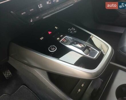 Синий Ауди Q4 e-tron, объемом двигателя 0 л и пробегом 85 тыс. км за 21850 $, фото 12 на Automoto.ua