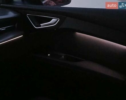 Синий Ауди Q4 e-tron, объемом двигателя 0 л и пробегом 85 тыс. км за 21850 $, фото 2 на Automoto.ua