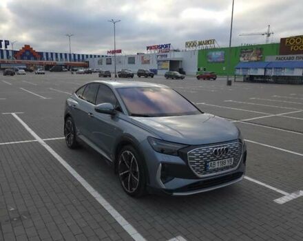 Синий Ауди Q4 e-tron, объемом двигателя 0 л и пробегом 27 тыс. км за 49000 $, фото 2 на Automoto.ua