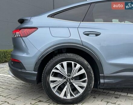 Синій Ауді Q4 e-tron, об'ємом двигуна 0 л та пробігом 38 тис. км за 33900 $, фото 7 на Automoto.ua
