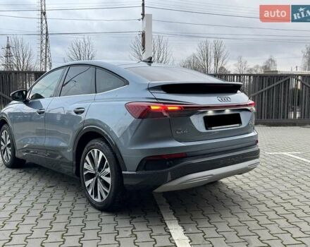 Синій Ауді Q4 e-tron, об'ємом двигуна 0 л та пробігом 38 тис. км за 33900 $, фото 6 на Automoto.ua