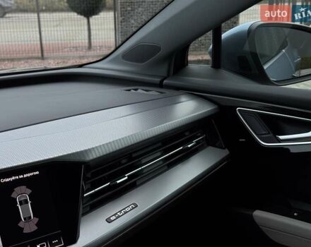 Синій Ауді Q4 e-tron, об'ємом двигуна 0 л та пробігом 38 тис. км за 33900 $, фото 15 на Automoto.ua