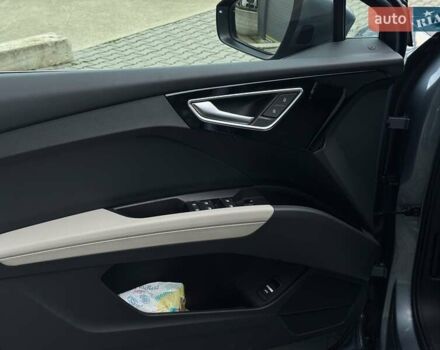 Синій Ауді Q4 e-tron, об'ємом двигуна 0 л та пробігом 38 тис. км за 33900 $, фото 17 на Automoto.ua