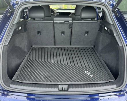 Синий Ауди Q4 e-tron, объемом двигателя 0 л и пробегом 76 тыс. км за 26800 $, фото 22 на Automoto.ua