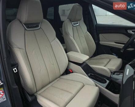 Синій Ауді Q4 e-tron, об'ємом двигуна 0 л та пробігом 59 тис. км за 26590 $, фото 13 на Automoto.ua