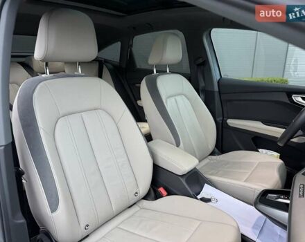 Синій Ауді Q4 e-tron, об'ємом двигуна 0 л та пробігом 38 тис. км за 33900 $, фото 27 на Automoto.ua
