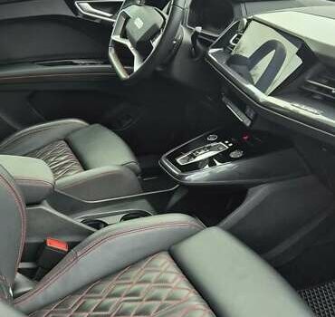 Синий Ауди Q4 e-tron, объемом двигателя 0 л и пробегом 29 тыс. км за 33400 $, фото 11 на Automoto.ua