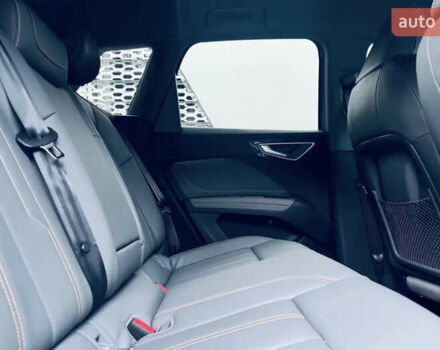 Синий Ауди Q4 e-tron, объемом двигателя 0 л и пробегом 6 тыс. км за 27500 $, фото 5 на Automoto.ua