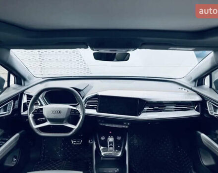 Синий Ауди Q4 e-tron, объемом двигателя 0 л и пробегом 6 тыс. км за 27500 $, фото 4 на Automoto.ua