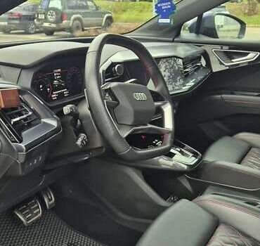 Синий Ауди Q4 e-tron, объемом двигателя 0 л и пробегом 29 тыс. км за 33400 $, фото 29 на Automoto.ua