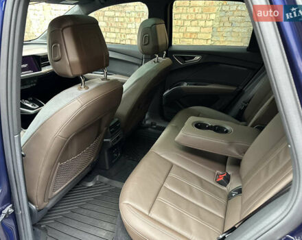 Синий Ауди Q4 e-tron, объемом двигателя 0 л и пробегом 12 тыс. км за 32000 $, фото 32 на Automoto.ua