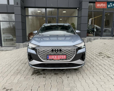 Синий Ауди Q4 e-tron, объемом двигателя 0 л и пробегом 18 тыс. км за 33000 $, фото 1 на Automoto.ua