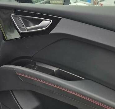 Синий Ауди Q4 e-tron, объемом двигателя 0 л и пробегом 29 тыс. км за 33400 $, фото 14 на Automoto.ua