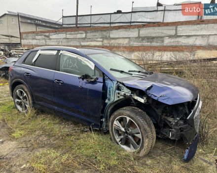 Синий Ауди Q4 e-tron, объемом двигателя 0 л и пробегом 44 тыс. км за 16000 $, фото 6 на Automoto.ua