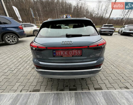 Синий Ауди Q4 e-tron, объемом двигателя 0 л и пробегом 18 тыс. км за 33000 $, фото 5 на Automoto.ua