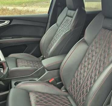 Синий Ауди Q4 e-tron, объемом двигателя 0 л и пробегом 29 тыс. км за 33400 $, фото 28 на Automoto.ua