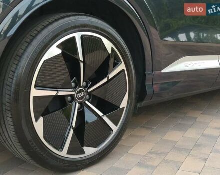 Синий Ауди Q4 e-tron, объемом двигателя 0 л и пробегом 28 тыс. км за 31700 $, фото 4 на Automoto.ua