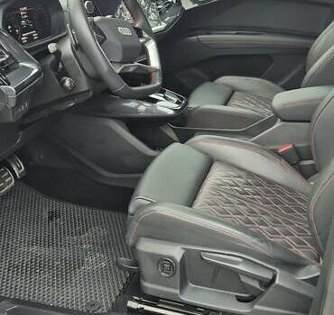 Синий Ауди Q4 e-tron, объемом двигателя 0 л и пробегом 29 тыс. км за 33400 $, фото 30 на Automoto.ua