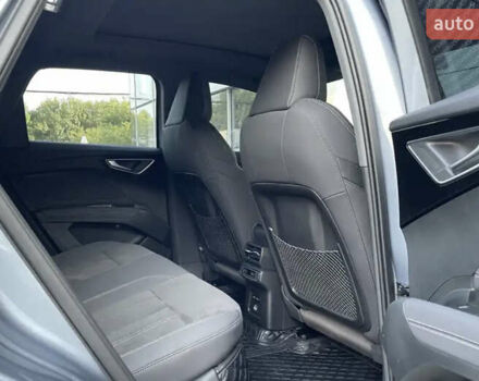 Синій Ауді Q4 e-tron, об'ємом двигуна 0 л та пробігом 10 тис. км за 26500 $, фото 3 на Automoto.ua