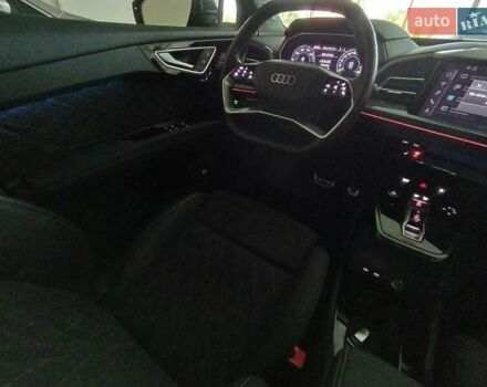 Синий Ауди Q4 e-tron, объемом двигателя 0 л и пробегом 28 тыс. км за 31700 $, фото 26 на Automoto.ua