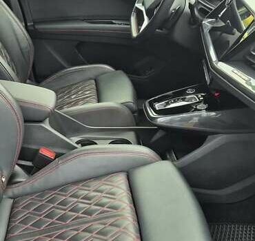 Синий Ауди Q4 e-tron, объемом двигателя 0 л и пробегом 29 тыс. км за 33400 $, фото 13 на Automoto.ua