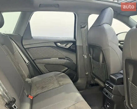 Синий Ауди Q4 e-tron, объемом двигателя 0 л и пробегом 5 тыс. км за 29200 $, фото 7 на Automoto.ua