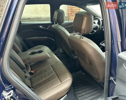 Синий Ауди Q4 e-tron, объемом двигателя 0 л и пробегом 12 тыс. км за 32000 $, фото 37 на Automoto.ua