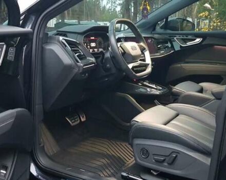 Синий Ауди Q4 e-tron, объемом двигателя 0 л и пробегом 16 тыс. км за 31300 $, фото 5 на Automoto.ua