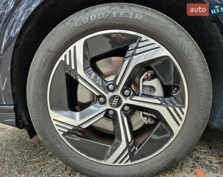 Синий Ауди Q4 e-tron, объемом двигателя 0 л и пробегом 13 тыс. км за 28700 $, фото 23 на Automoto.ua