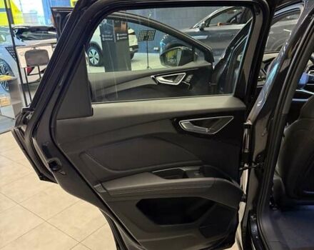 Синий Ауди Q4 e-tron, объемом двигателя 0 л и пробегом 1 тыс. км за 34000 $, фото 8 на Automoto.ua