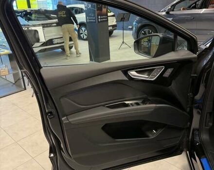 Синий Ауди Q4 e-tron, объемом двигателя 0 л и пробегом 1 тыс. км за 34000 $, фото 6 на Automoto.ua