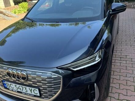 Синий Ауди Q4 e-tron, объемом двигателя 0 л и пробегом 5 тыс. км за 36500 $, фото 1 на Automoto.ua
