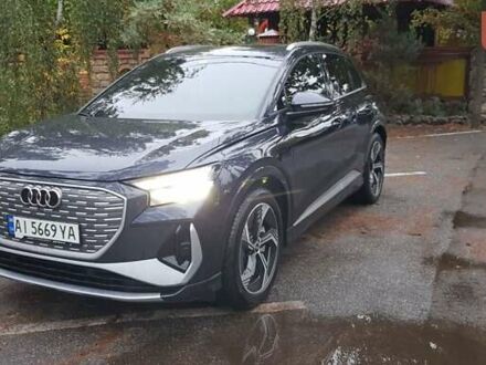 Синий Ауди Q4 e-tron, объемом двигателя 0 л и пробегом 19 тыс. км за 28800 $, фото 1 на Automoto.ua