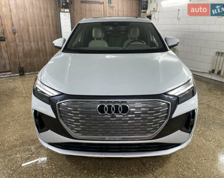 Белый Ауди Q4 Sportback e-tron, объемом двигателя 0 л и пробегом 14 тыс. км за 36000 $, фото 1 на Automoto.ua