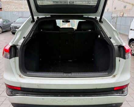 Белый Ауди Q4 Sportback e-tron, объемом двигателя 0 л и пробегом 19 тыс. км за 33000 $, фото 3 на Automoto.ua