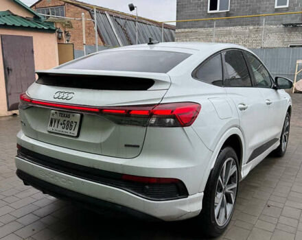 Белый Ауди Q4 Sportback e-tron, объемом двигателя 0 л и пробегом 19 тыс. км за 33000 $, фото 1 на Automoto.ua