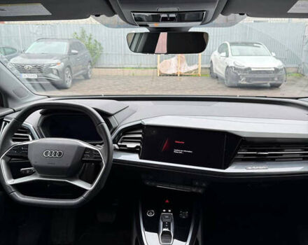 Белый Ауди Q4 Sportback e-tron, объемом двигателя 0 л и пробегом 19 тыс. км за 33000 $, фото 7 на Automoto.ua