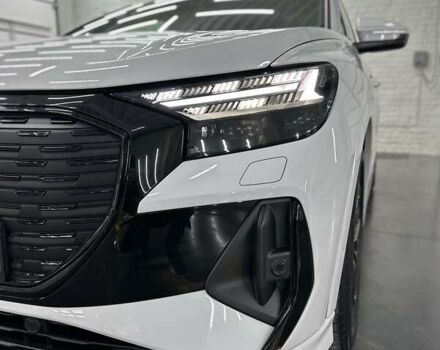 Белый Ауди Q4 Sportback e-tron, объемом двигателя 0 л и пробегом 4 тыс. км за 31789 $, фото 6 на Automoto.ua